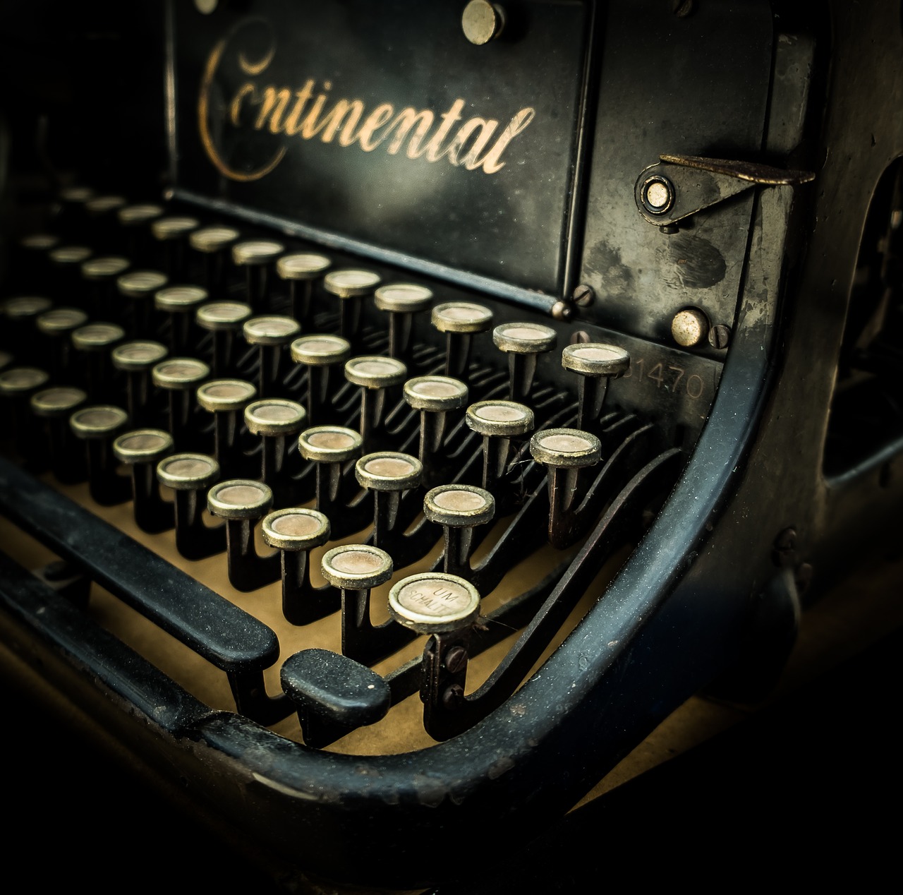 typewriter, vintage, retro-3493485.jpg